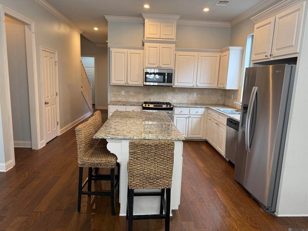 8017 Seville Ct - Photo 7 of 30