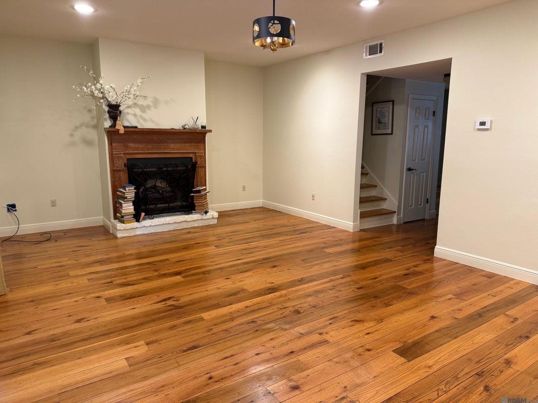 10127 Runnymede Ave - Photo 2 of 8