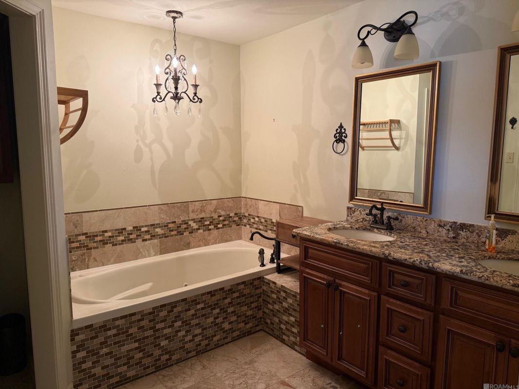 10127 Runnymede Ave - Photo 6 of 8