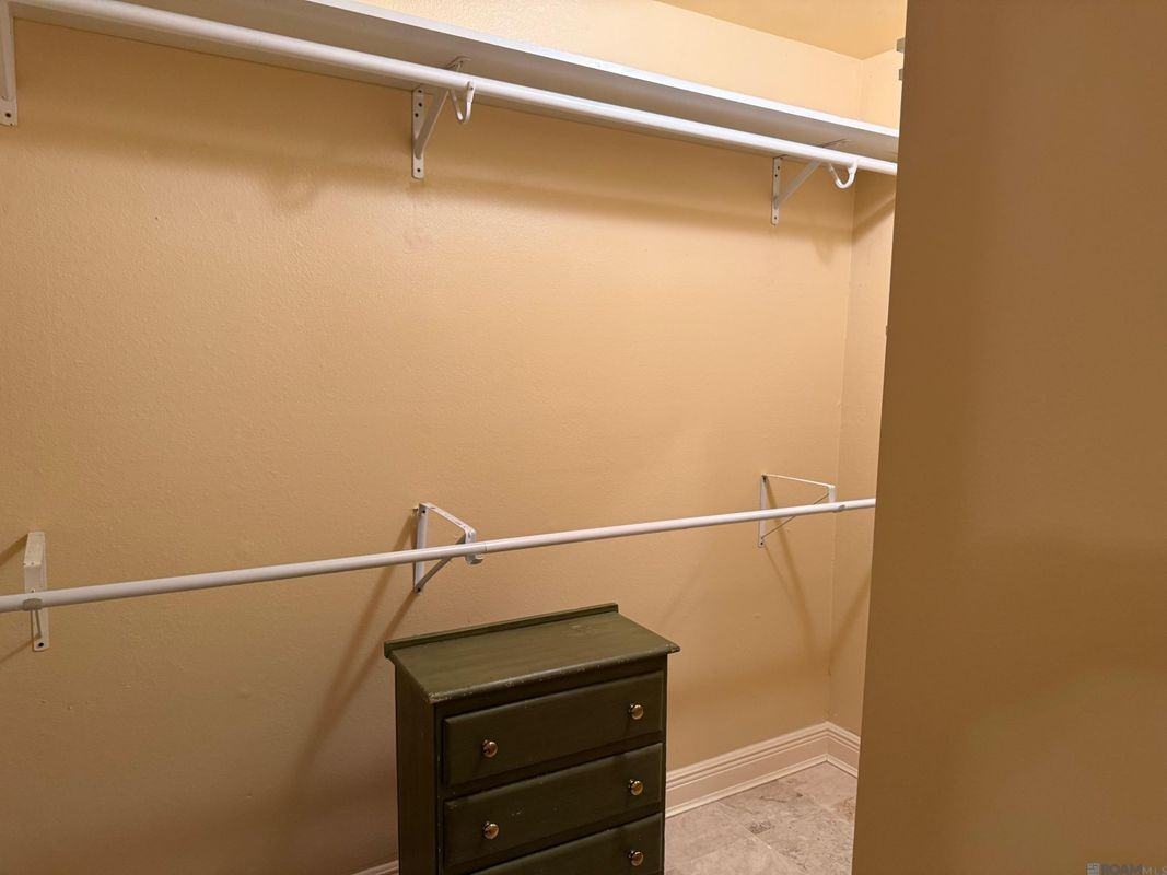 10127 Runnymede Ave - Photo 7 of 8