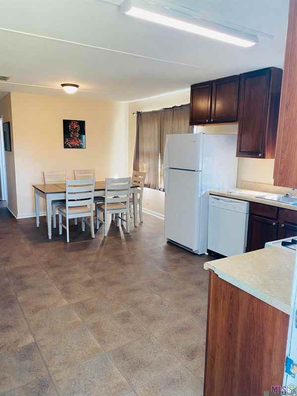 1018 S Mire Ave - Photo 4 of 7