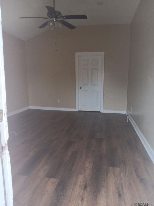 2227 Kentucky St - Photo 5 of 7