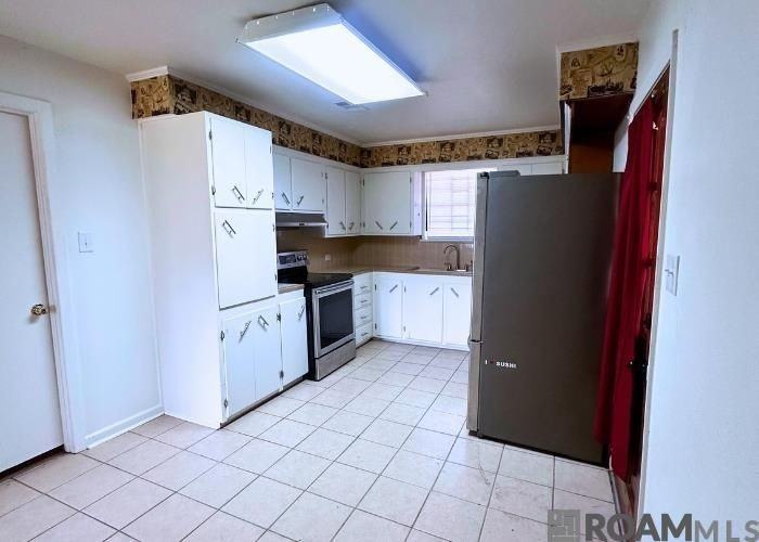 1310 Aster St - Photo 2 of 8