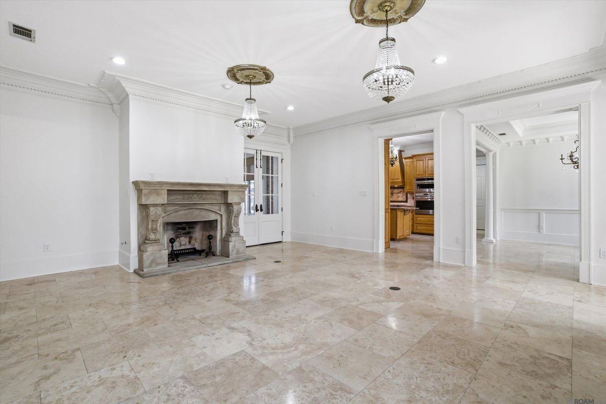 926 Crown Way - Photo 5 of 36