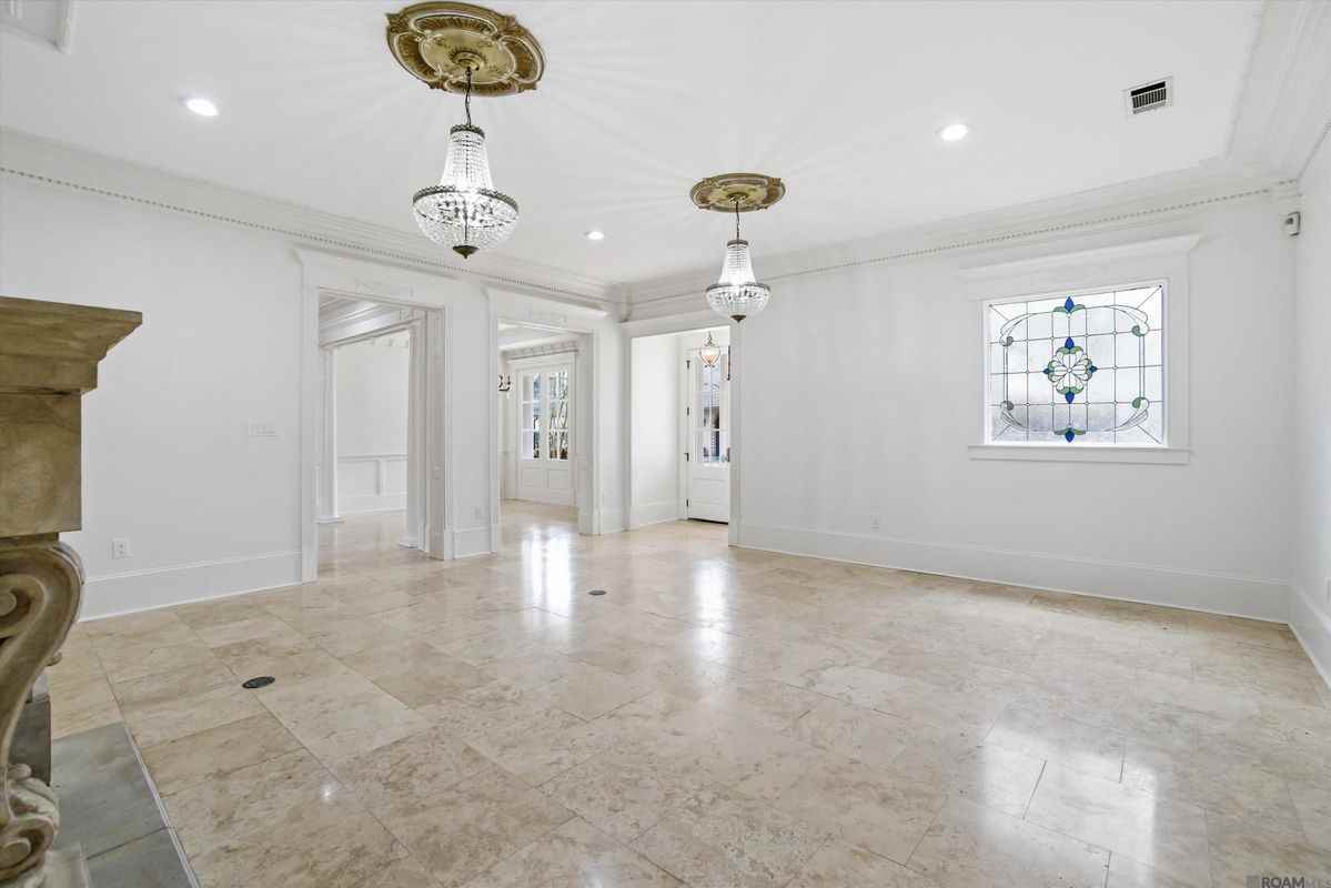 926 Crown Way - Photo 7 of 36