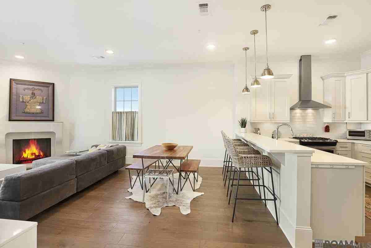 8211 Village Plaza Ct ##2b - Photo 2 of 11