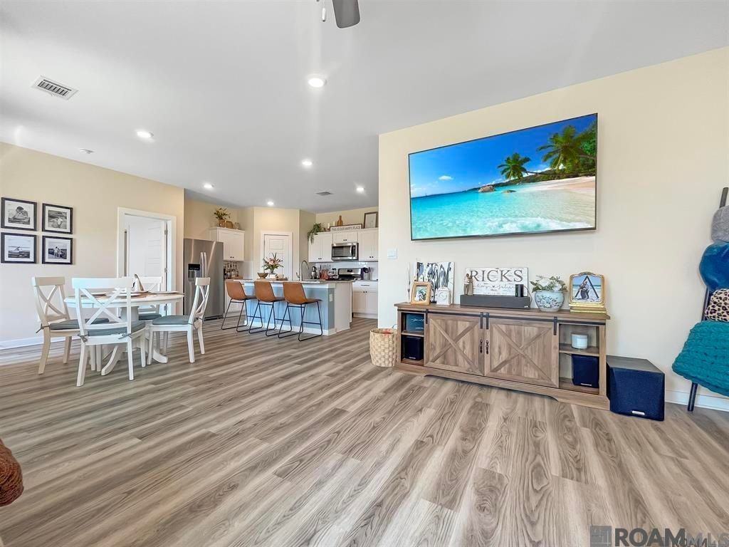 12850 Silverbell Ave - Photo 2 of 5