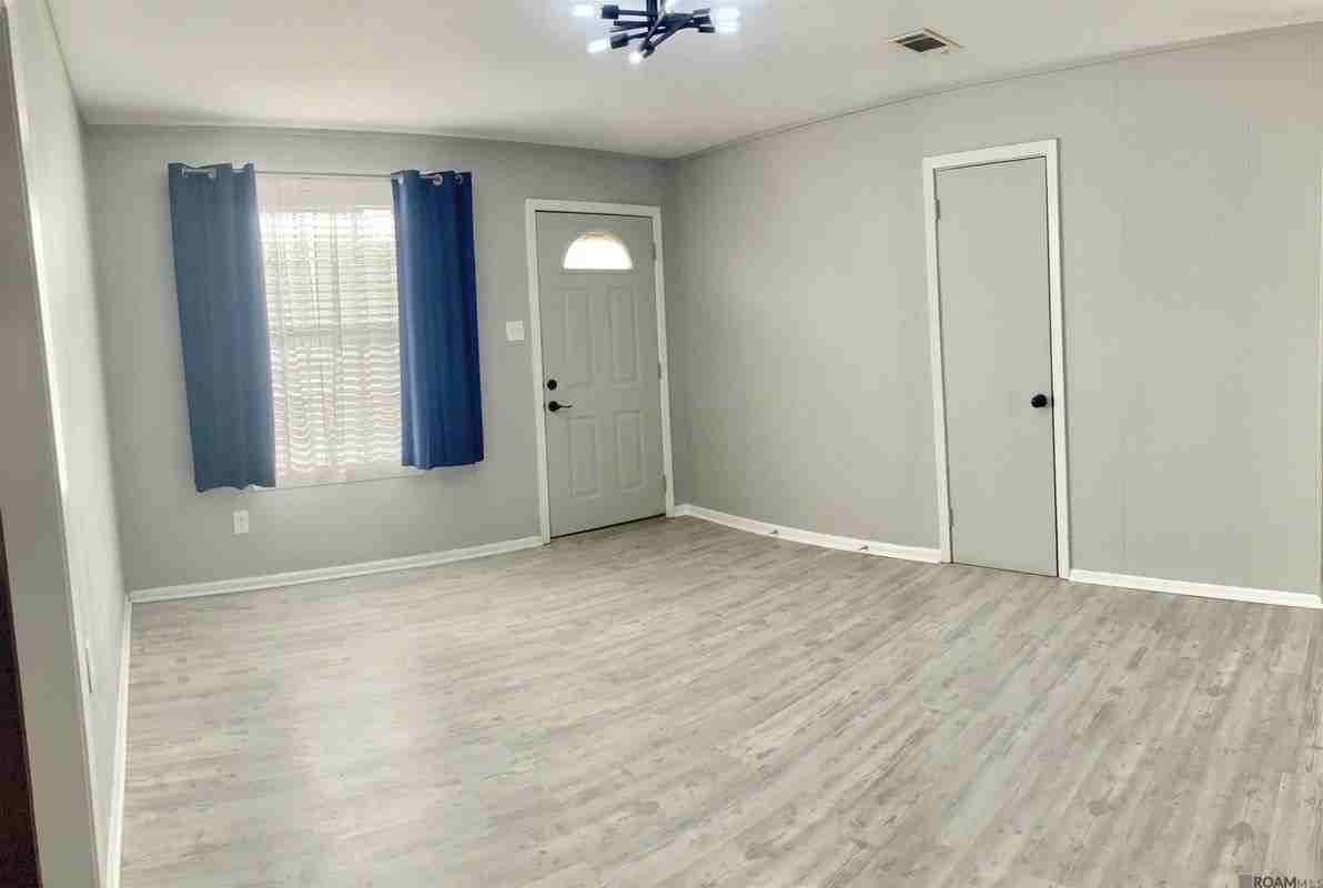 23515 Marshall St - Photo 2 of 16