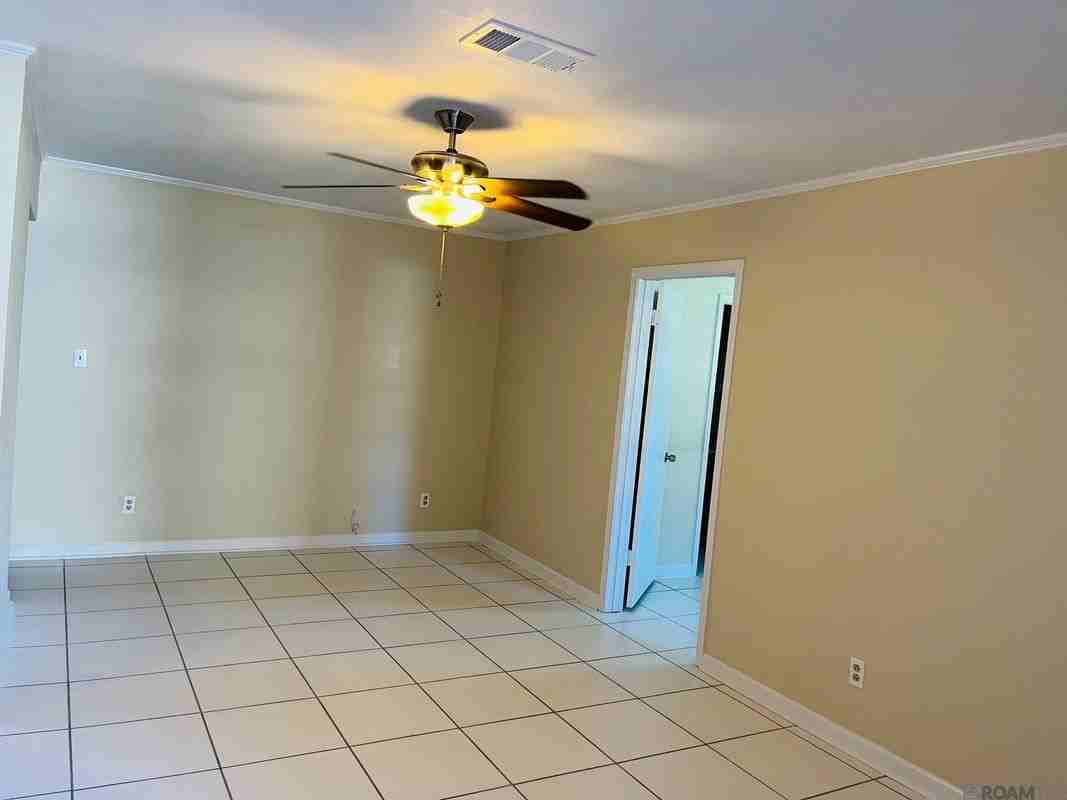 308 Alexander Dr - Photo 2 of 11