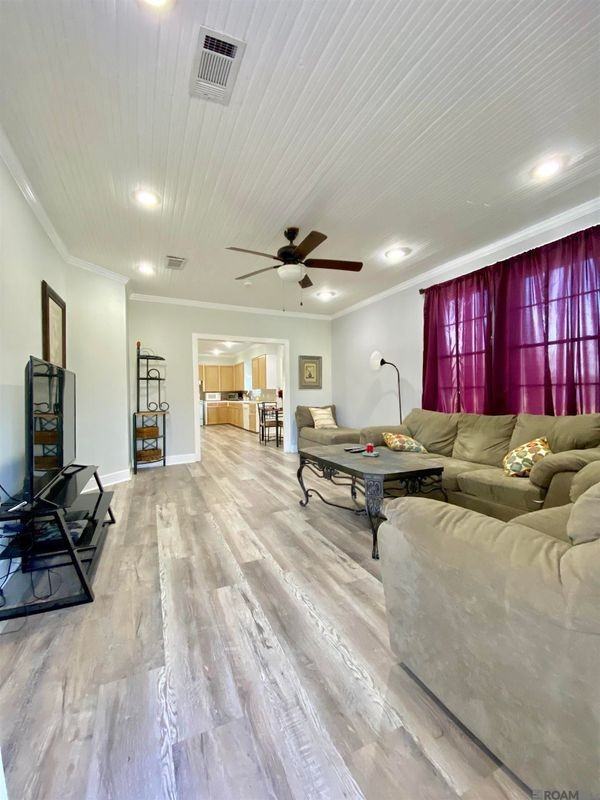 14039 Young Rd - Photo 2 of 11