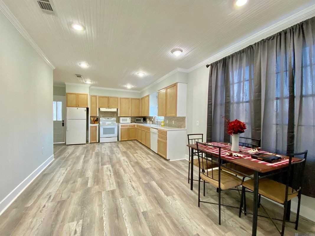 14039 Young Rd - Photo 3 of 11