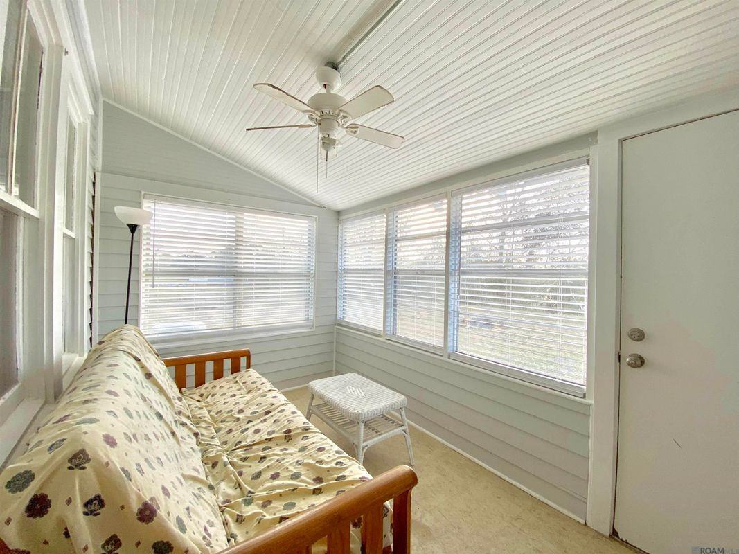 14039 Young Rd - Photo 4 of 11