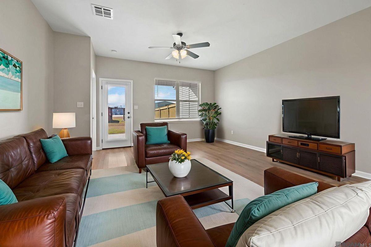 17455 Berkshire Dr - Photo 2 of 17