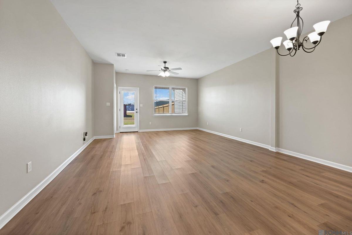 17455 Berkshire Dr - Photo 5 of 17