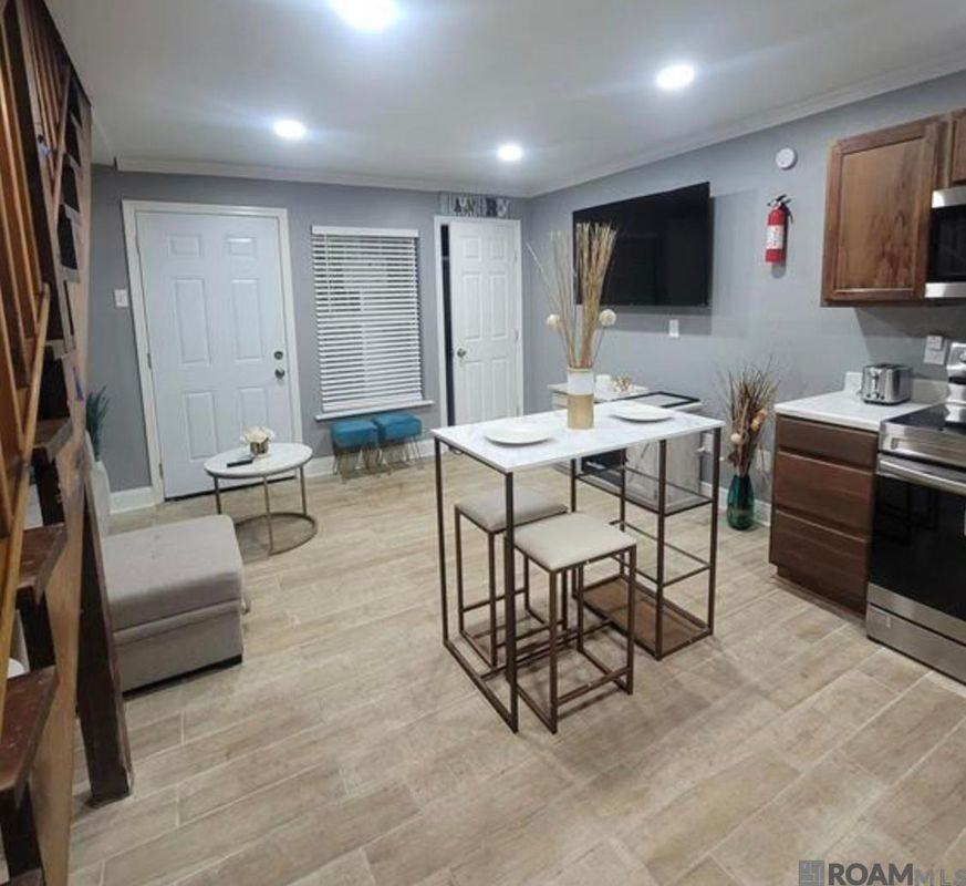 277 Chatsworth St - Photo 2 of 5