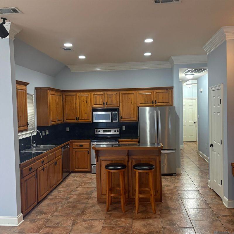 3111 Nicholson Lake Dr - Photo 3 of 7