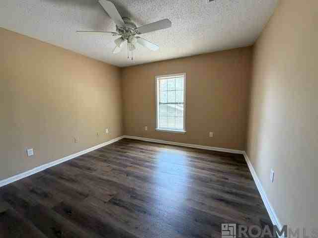 31808 Netterville Rd ##6 - Photo 3 of 7