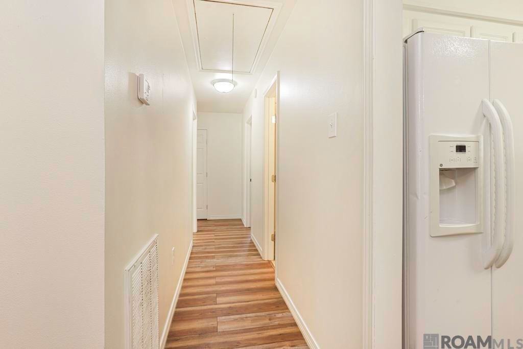 911 Hatchell Ln - Photo 7 of 24