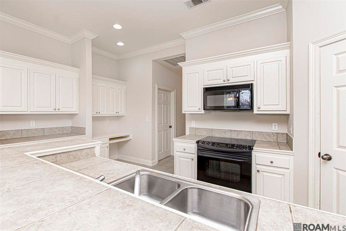 9015 Westlake Ave - Photo 7 of 24