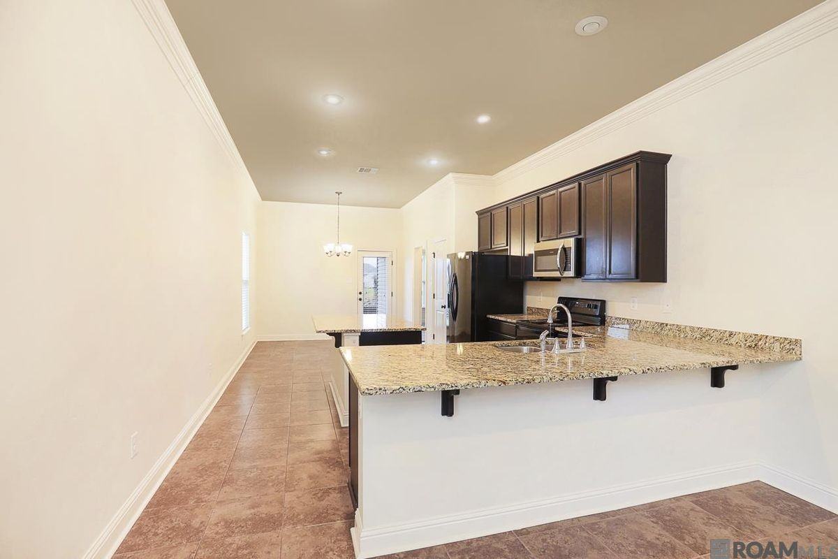 16248 Timberstone Dr - Photo 4 of 19