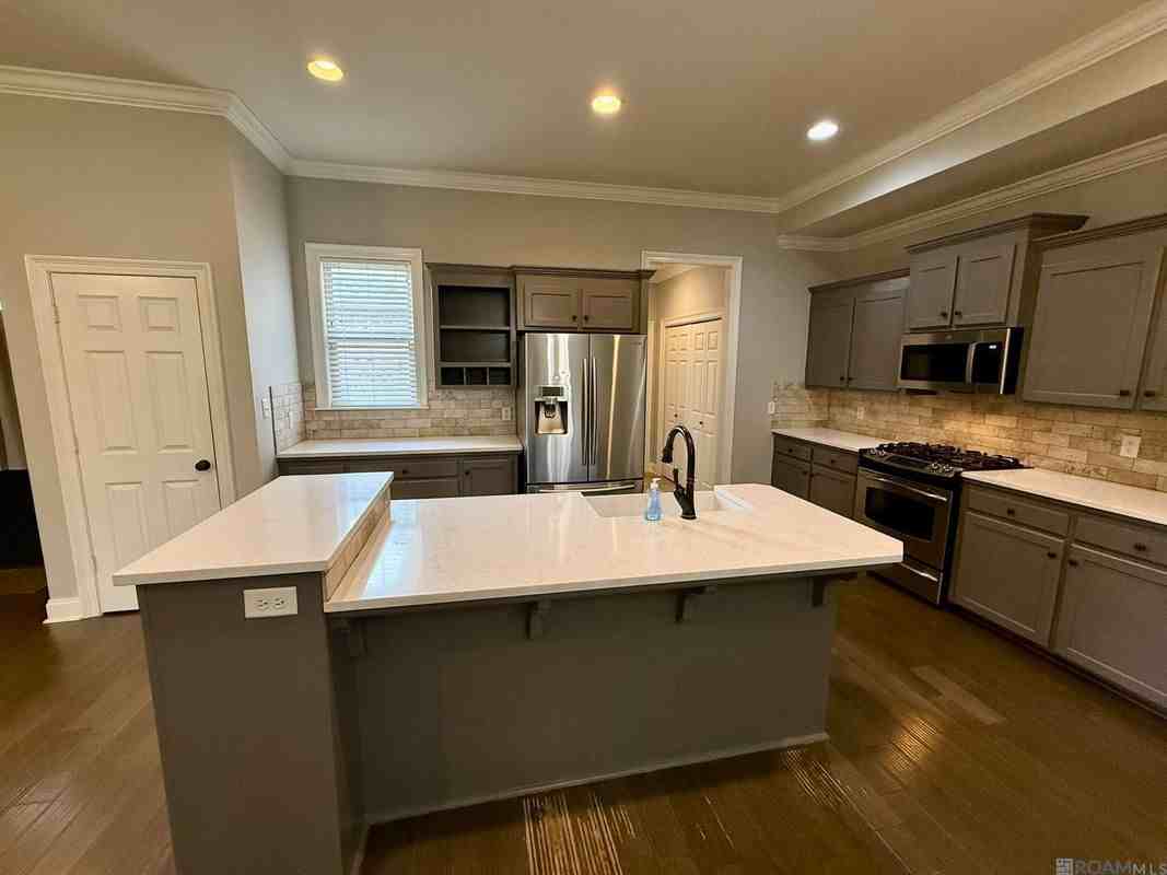 10408 Springtree Ave - Photo 5 of 22