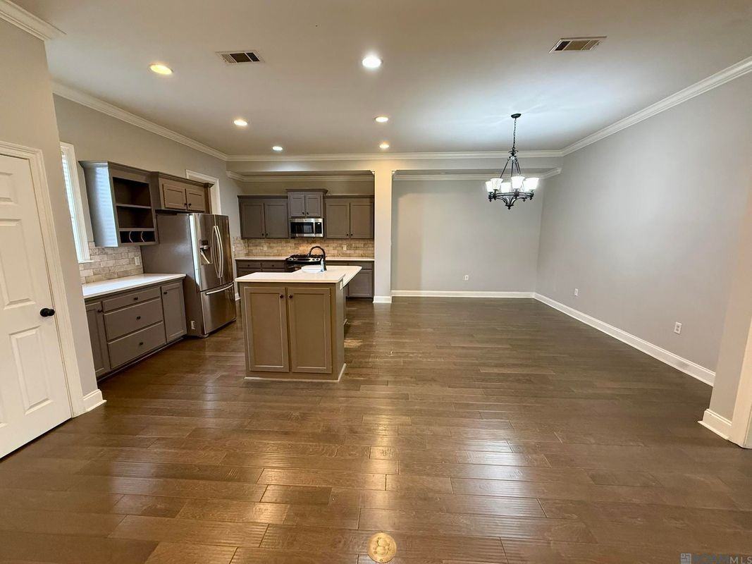 10408 Springtree Ave - Photo 7 of 22