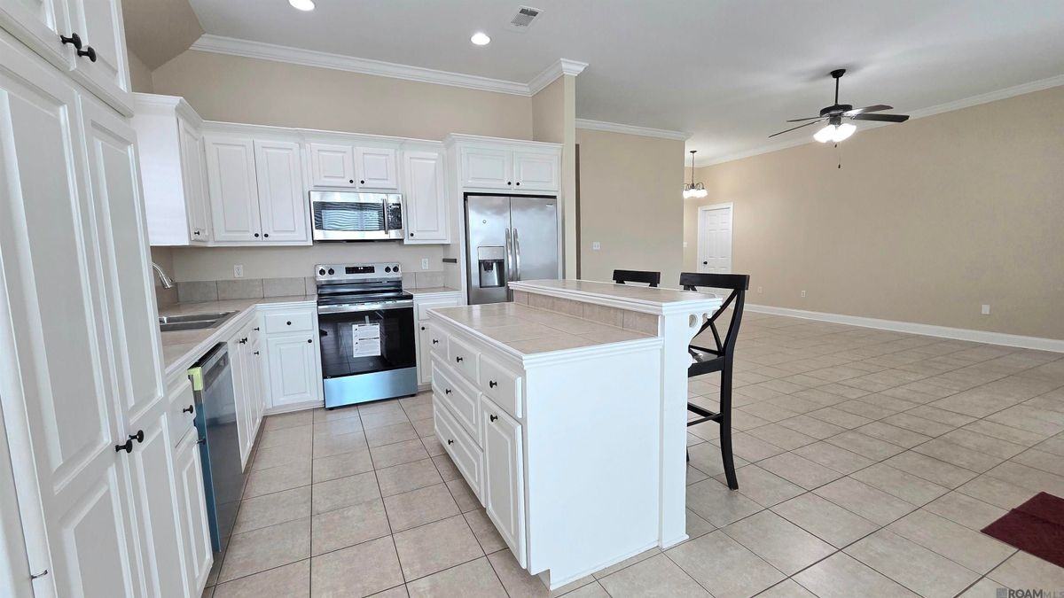 2934 Nicholson Lake Dr - Photo 3 of 26