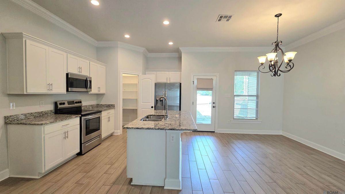 7004 Spring Gardens Dr - Photo 3 of 28