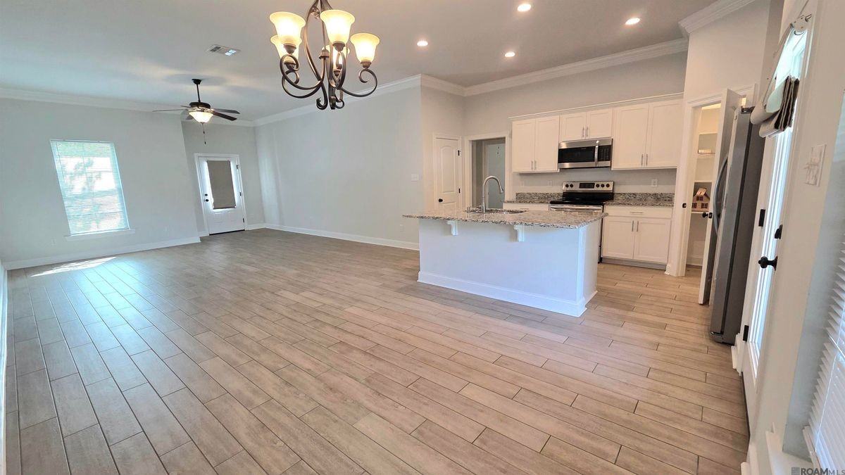 7004 Spring Gardens Dr - Photo 5 of 28