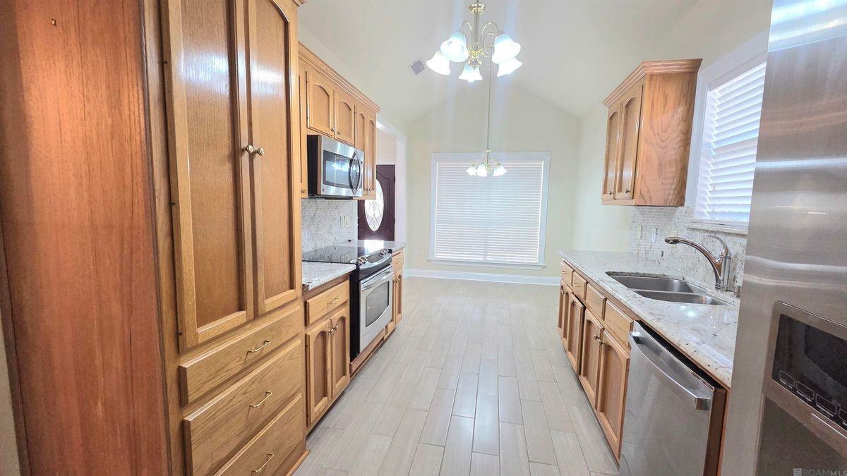 282 Allan Dr - Photo 2 of 25