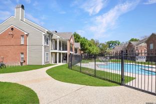 141 E Boyd Dr ##405 - Photo 1 of 1