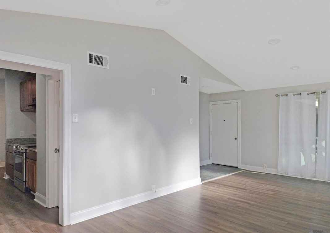 468 College Hill Dr - Photo 5 of 10