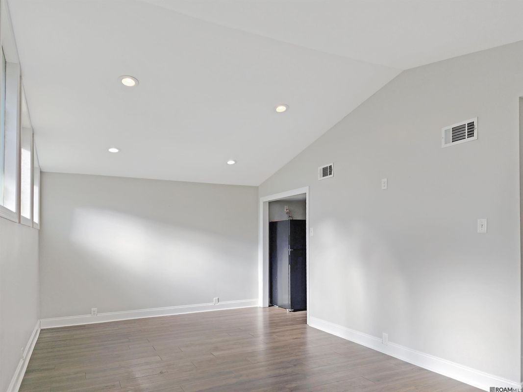 468 College Hill Dr - Photo 7 of 10