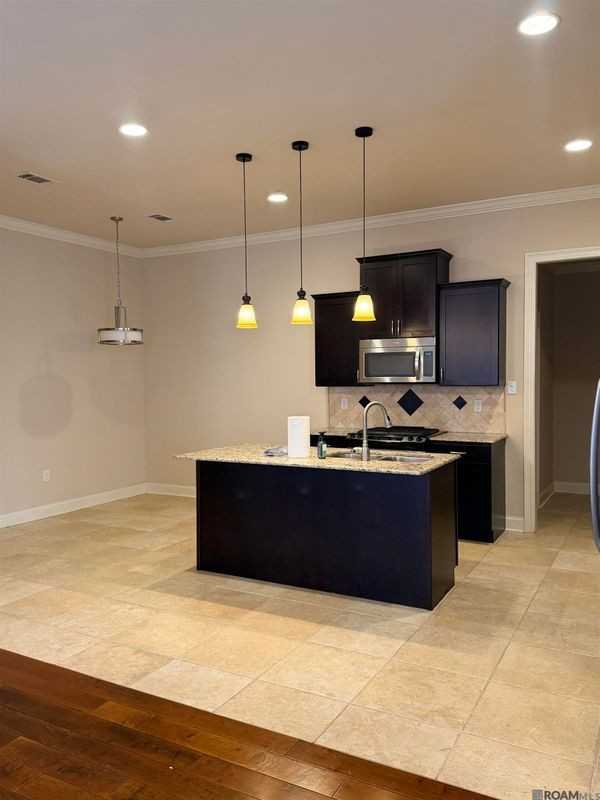 7863 Seville Ct - Photo 4 of 16