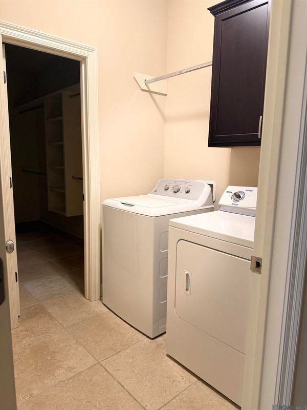 7863 Seville Ct - Photo 7 of 16