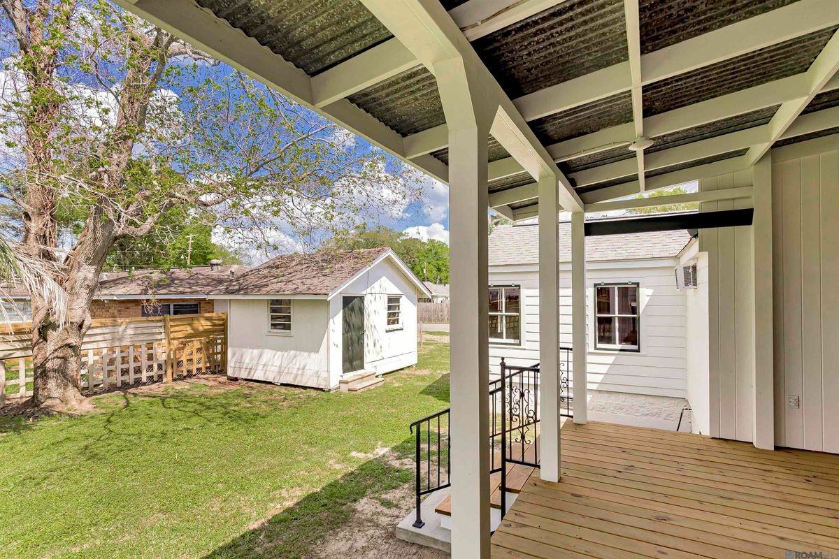 222 E Sanders St - Photo 6 of 38