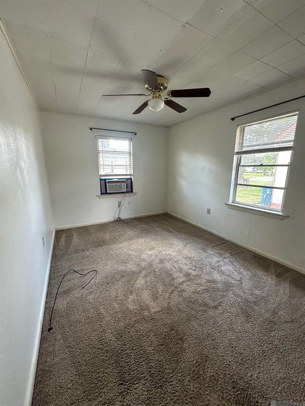 334 Maryland Ave - Photo 3 of 7