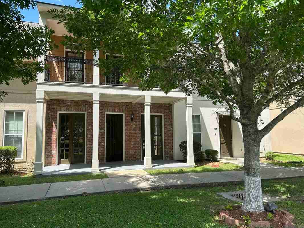 2137 S Commerce Ave ##113