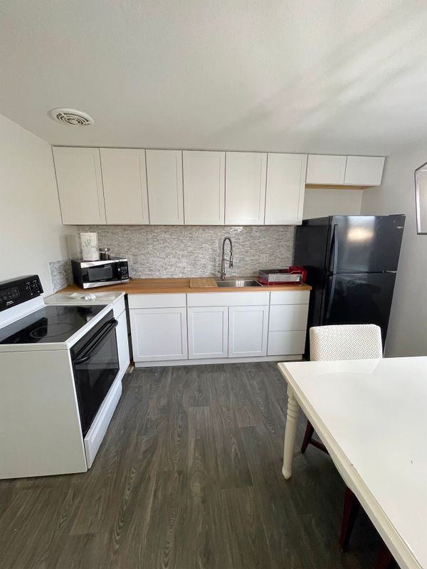 455 S Morain St - Photo 2 of 17