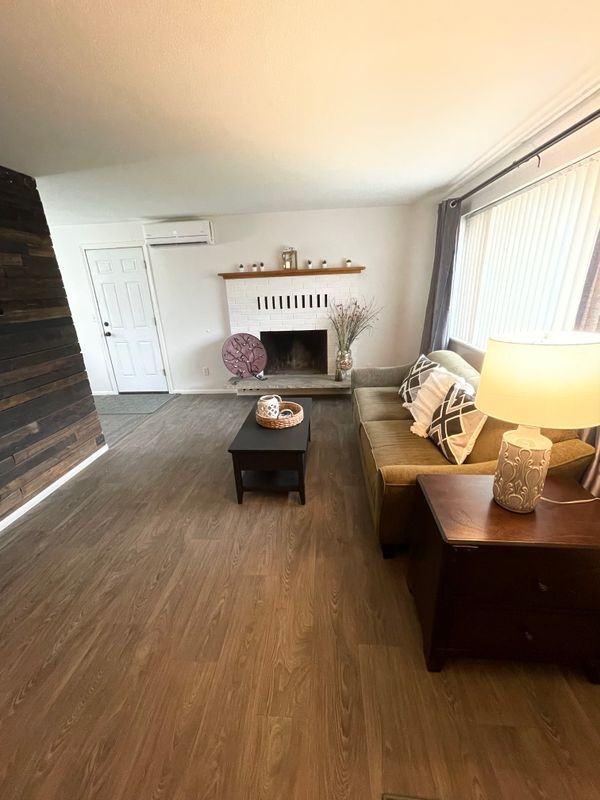 455 S Morain St - Photo 3 of 17