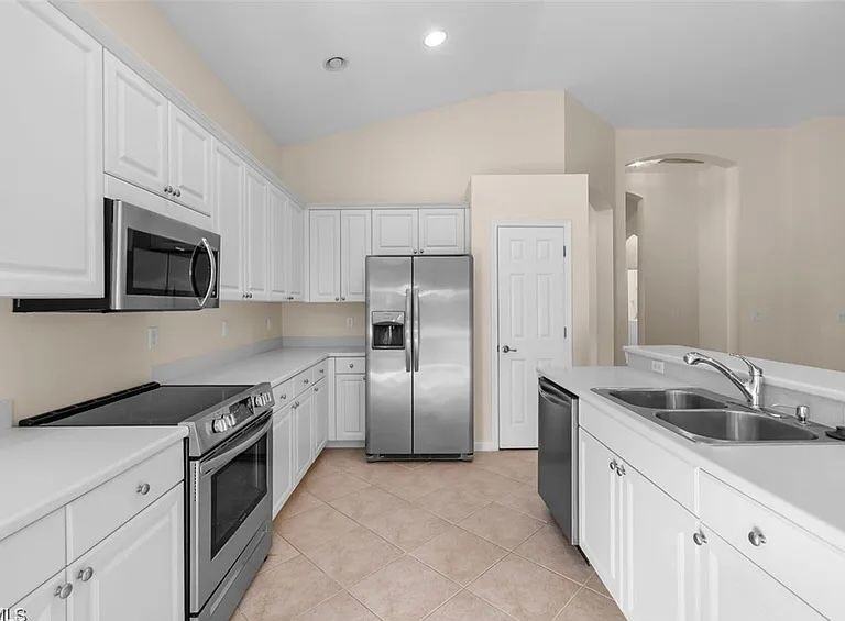 11970 Bramble Cove Dr - Photo 3 of 12