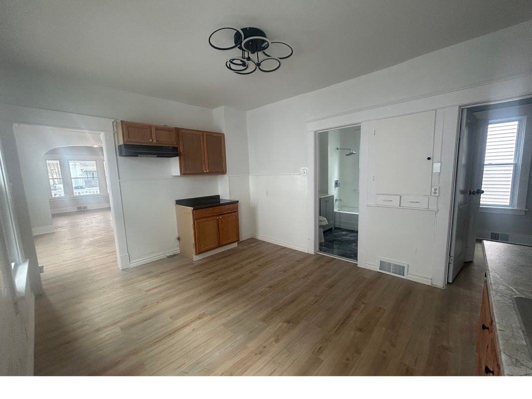 411 Lower Cambridge Avenue - Photo 2 of 4