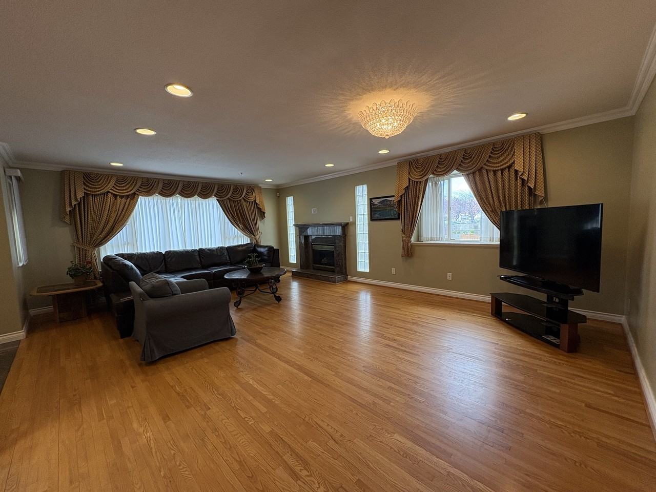 6708 Rupert Street - Photo 2 of 23