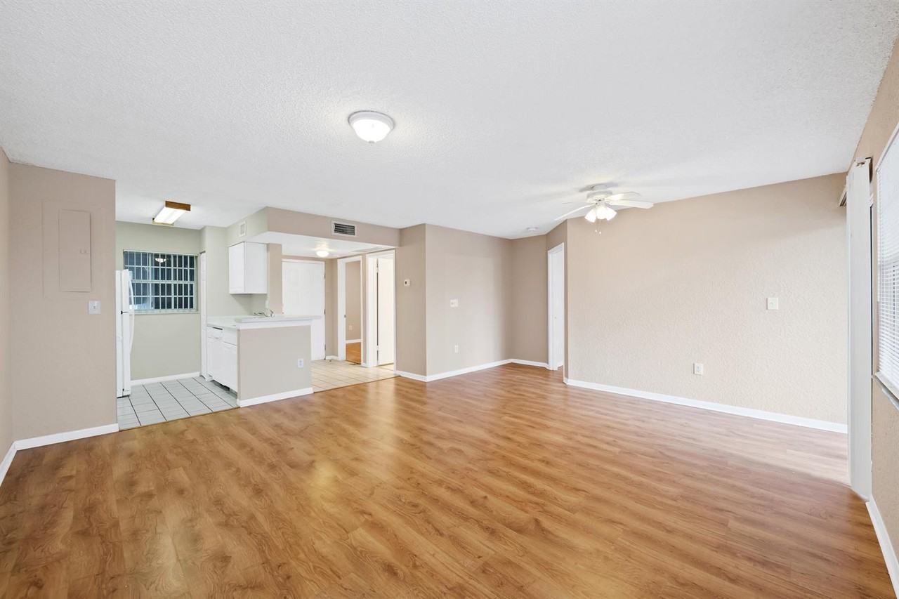 2861 North Oakland Forest Drive #202 - Photo 3 of 8