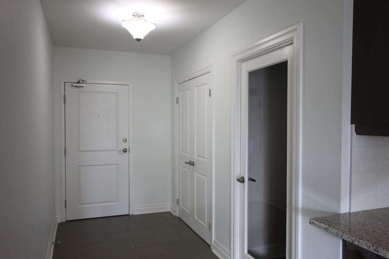 312-150 Wellington St E - Photo 2 of 18