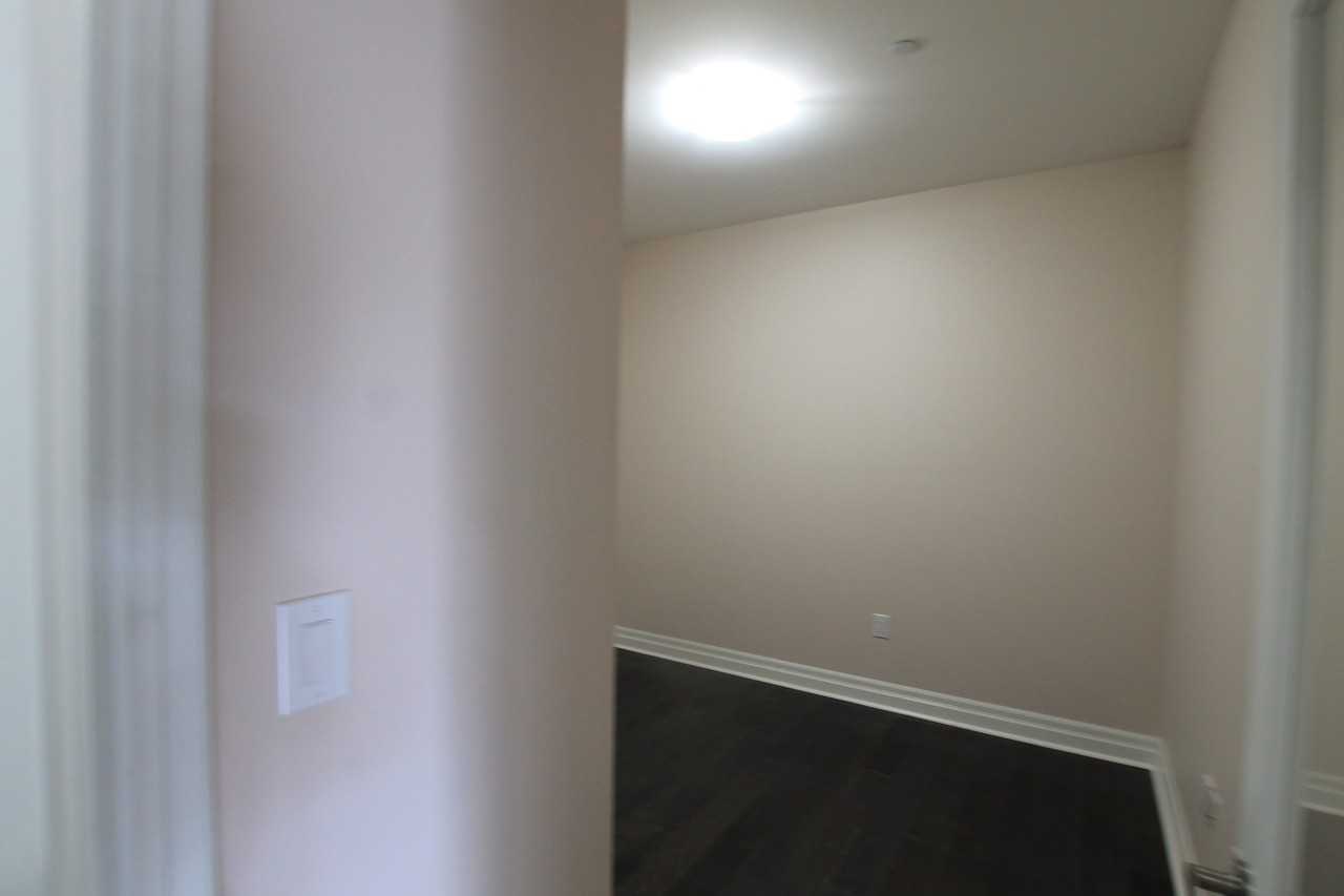 312-150 Wellington St E - Photo 3 of 18