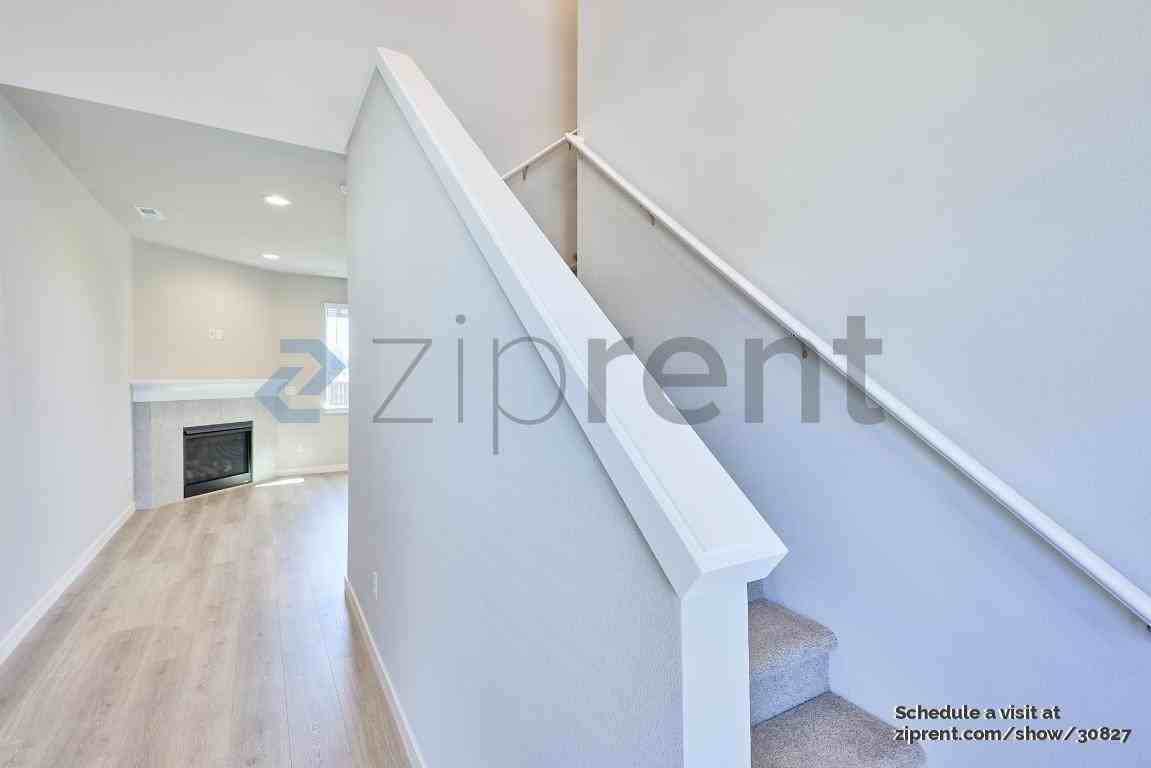 200 S 87th Ave - Photo 4 of 32