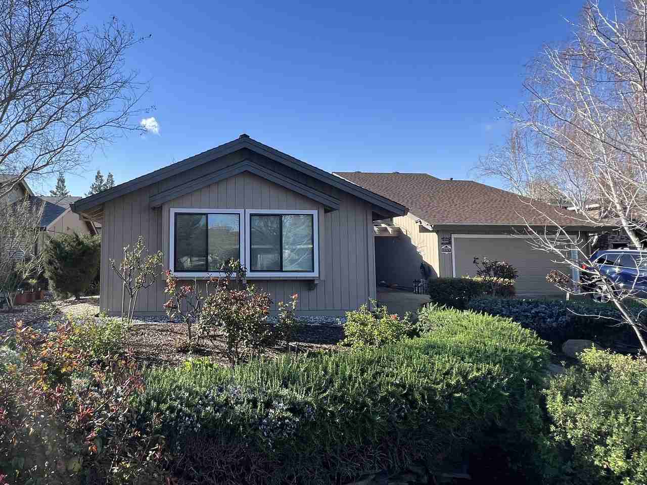 3332 Seabright Ave - Photo 3 of 5