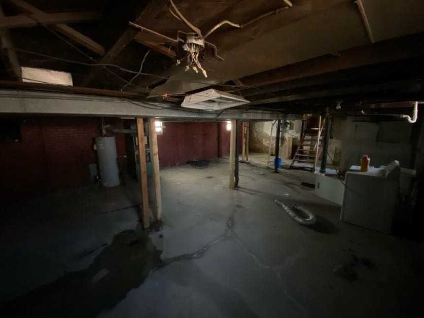 1952 Louise St - Photo 3 of 6