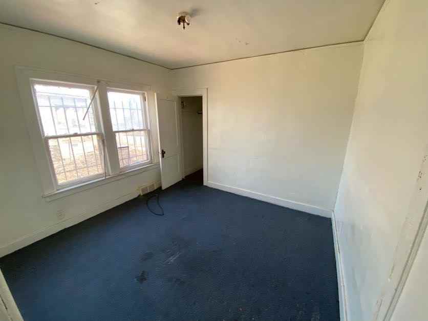 1952 Louise St - Photo 5 of 6